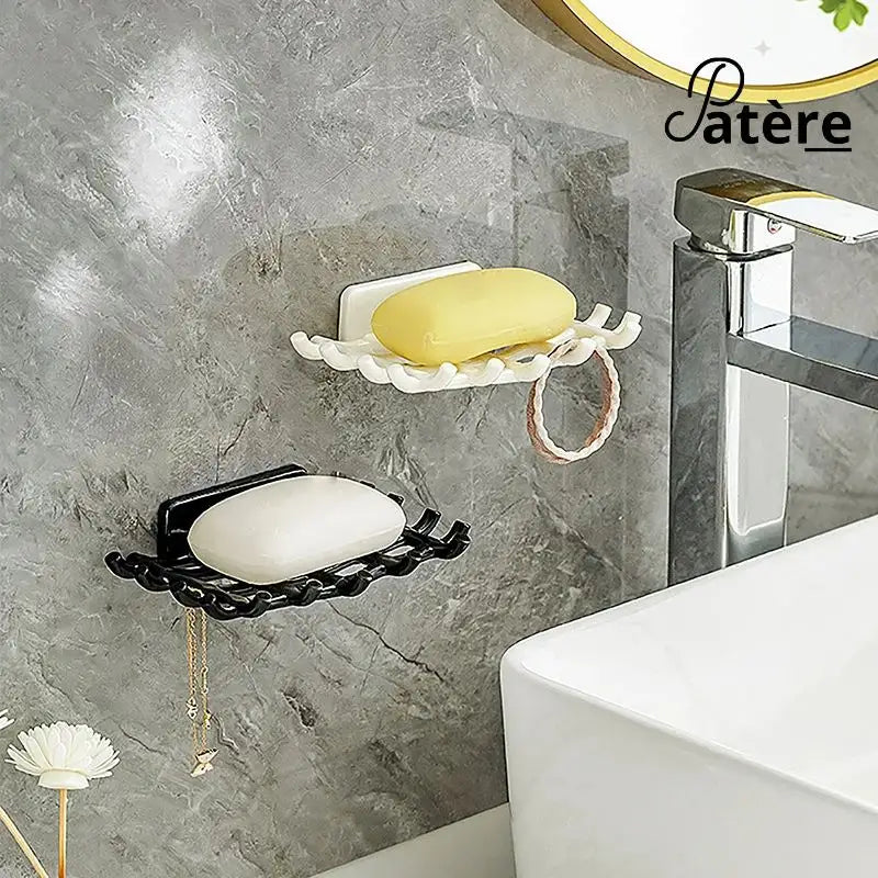 Porte savon dans la douche - patere murale